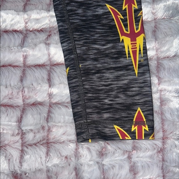 Vibrant Black and Yellow‎ Patterned Leggings - Picture 7 of 16